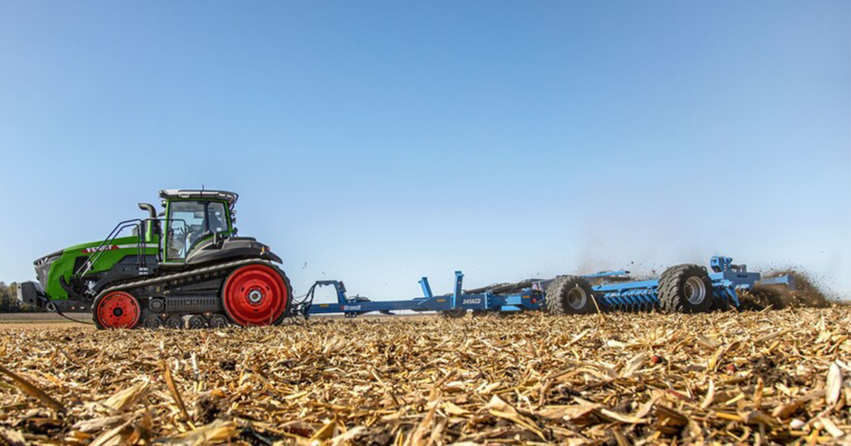 New generation of tracked tractor Fendt 1100 Vario MT