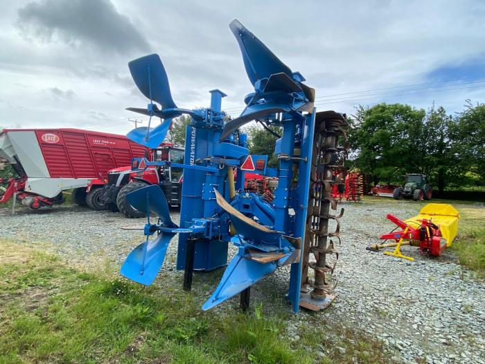 Used Standen 3 row bed tiller