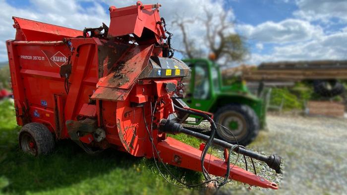 Used Kuhn Primor 3570M feeder bedder