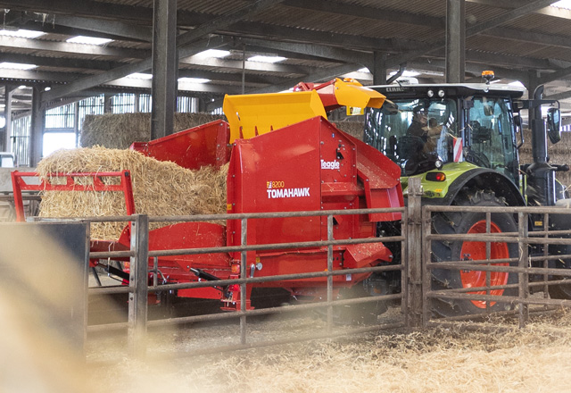 New Teagle Tomahawk 8200S bale shredder
