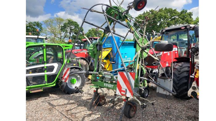 Used Fendt 7706 mounted tedder