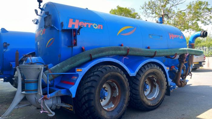 Used Herron 3500 gallon tanker
