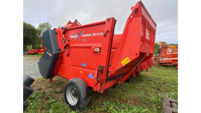Used Kuhn Feeder/Blower