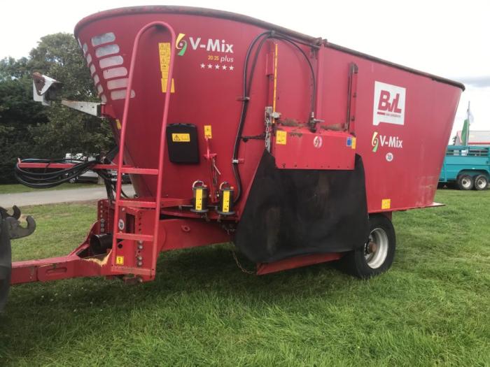 Used BVL V-Mix 20-2S Diet Feeder