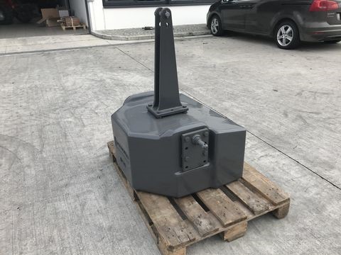 New Fendt 2 x 600kg front weights