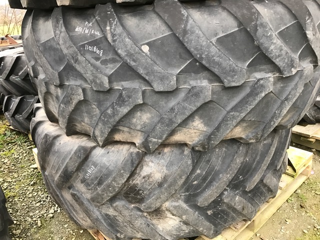 Used Pair of Pirelli Tyres 650x65 R42