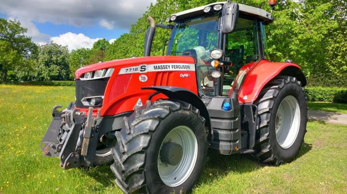 Used Massey Ferguson 7718S Dyna 6 Efficient Tractor