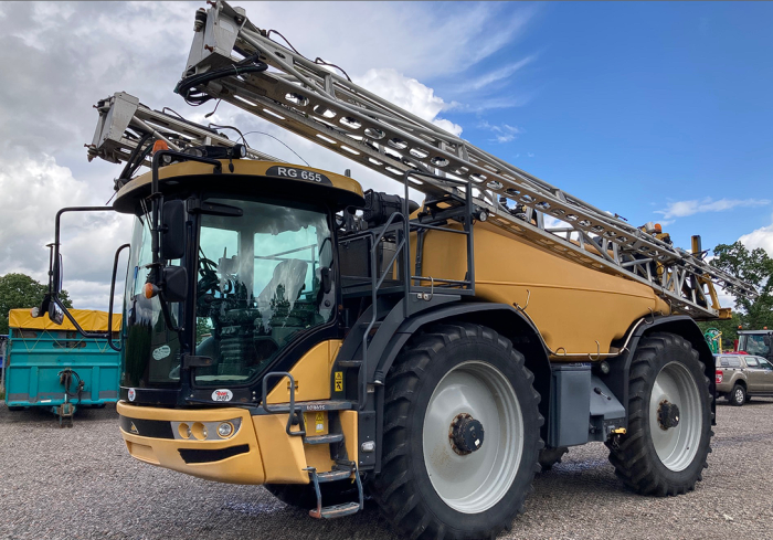 Used Challenger RG655 Rogator Sprayer