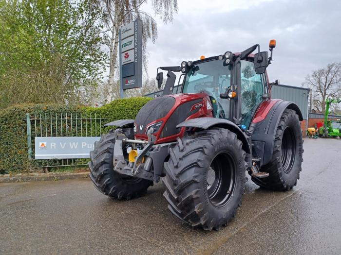 Used Valtra N174 Tractor