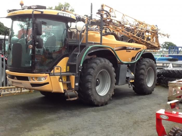 Used Challenger Rogator 635 Sprayer