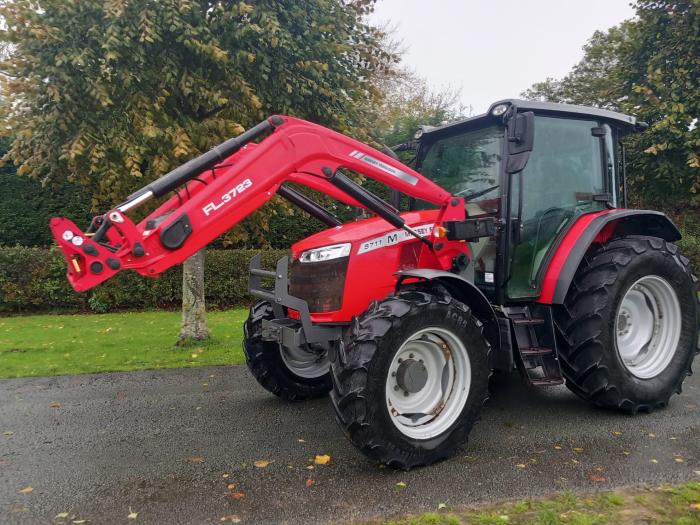 Used Massey Ferguson 5711M with loader