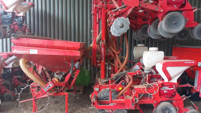 Used Kverneland Optima HD maize drill