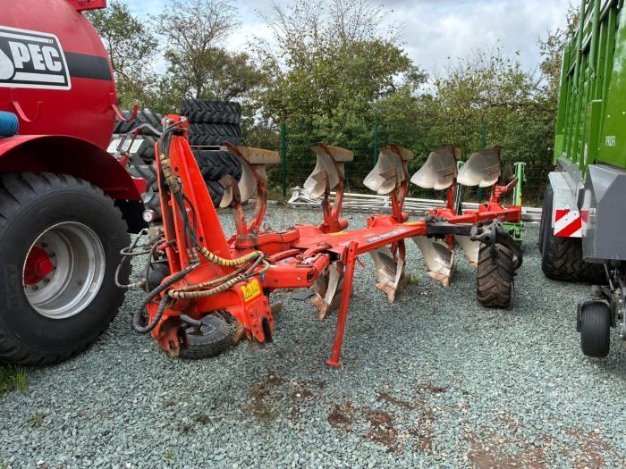 Used Kuhn Vari Master 123 plough