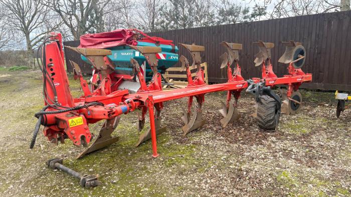 Used Kuhn Multi Master 122 plough