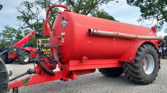 Used Hi Spec 3000 gallon tanker