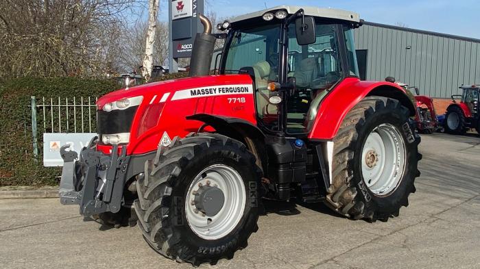 Used Massey Ferguson 7718 Efficient tractor