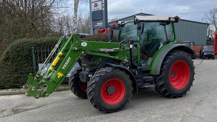 Ex Hire Fendt 211S tractor