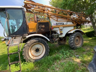 Used Knight 1835 Sprayer