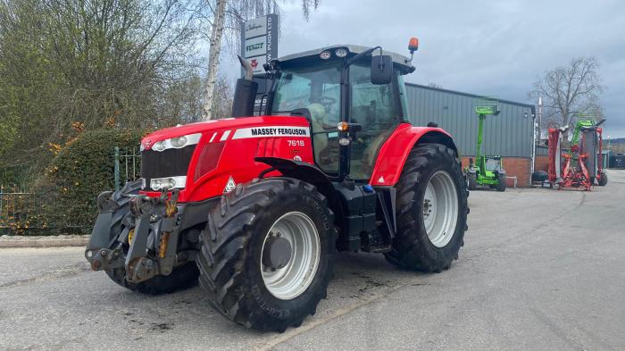 Used Massey Ferguson 7618 Efficient tractor