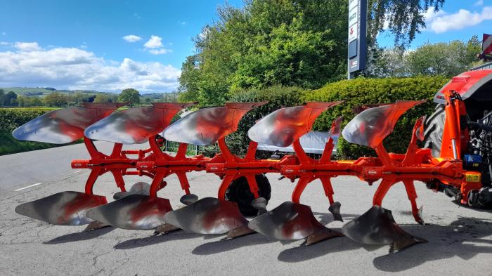 Used Kuhn Varimaster 122 plough