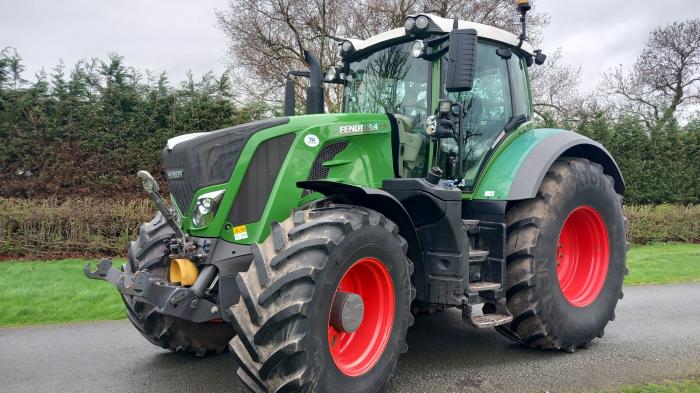 Used Fendt 824 Profi Plus tractor